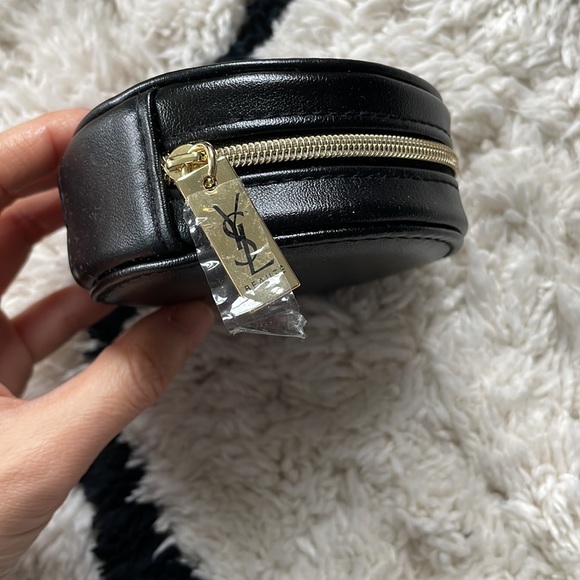 Yves Saint Laurent CUSHION FOUNDATION / CASE only - Picture 4 of 10